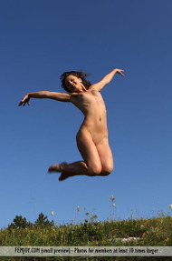 Sexy Melina Nude In The Nature - 15
