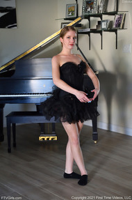 Black Swan Ballet - 00